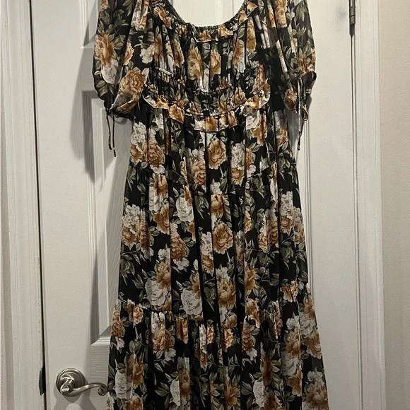 En Saison Meadow Poplin Puff-Sleeve Tiered Midi Dress (Elegant Floral), Sz L - Picture 9 of 9